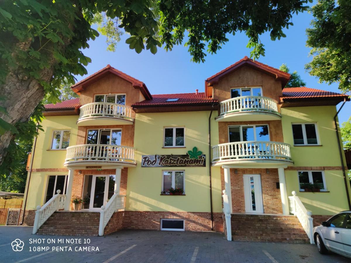 Pokoje Goscinne Pod Kasztanami Leba Exterior foto