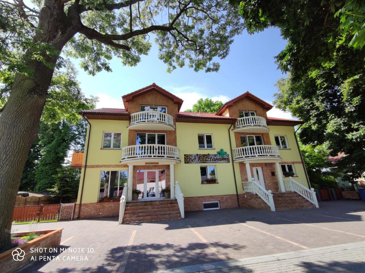 Pokoje Goscinne Pod Kasztanami Leba Exterior foto